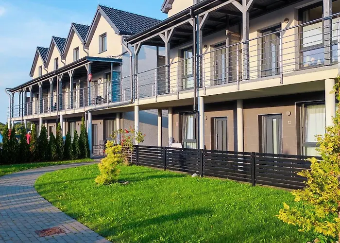 アパート Kaja レバル