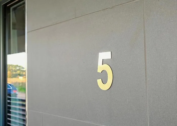 Kaja アパート レバル